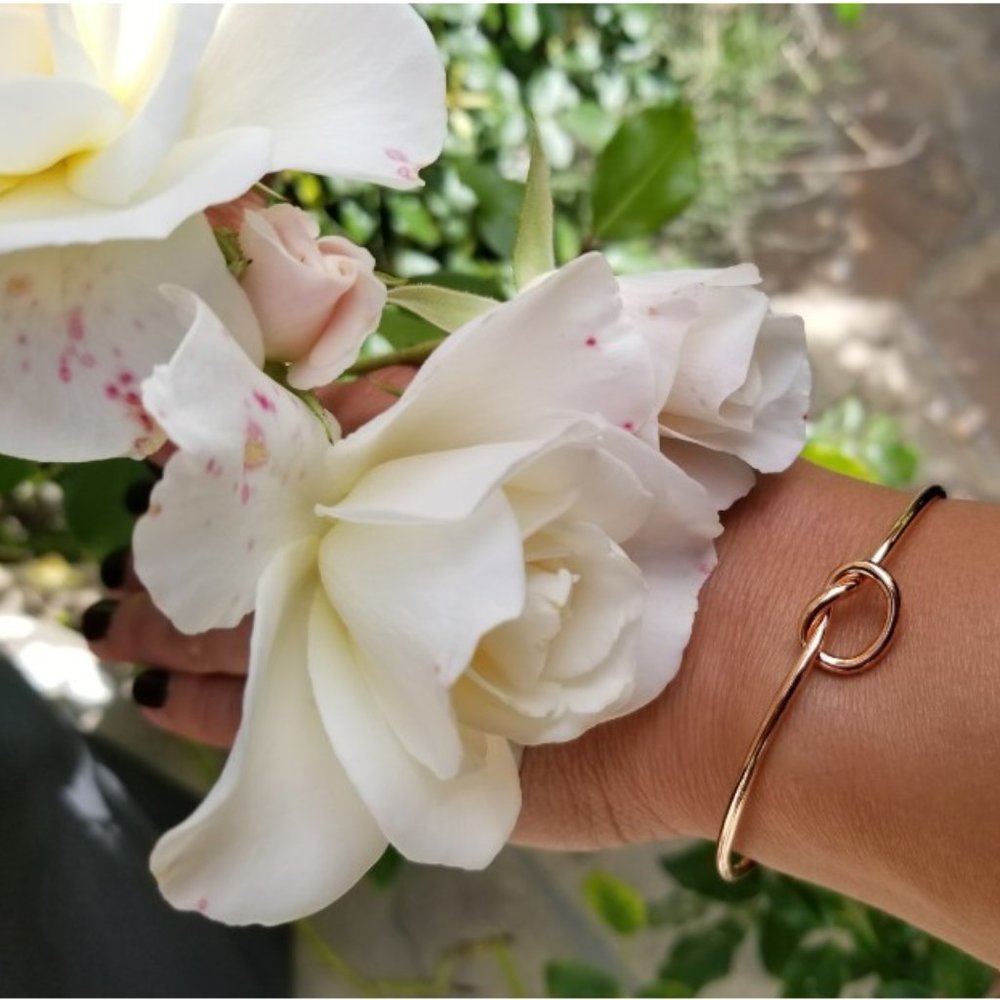 Rose Gold Love Knot Bracelet  + FREE Nail art